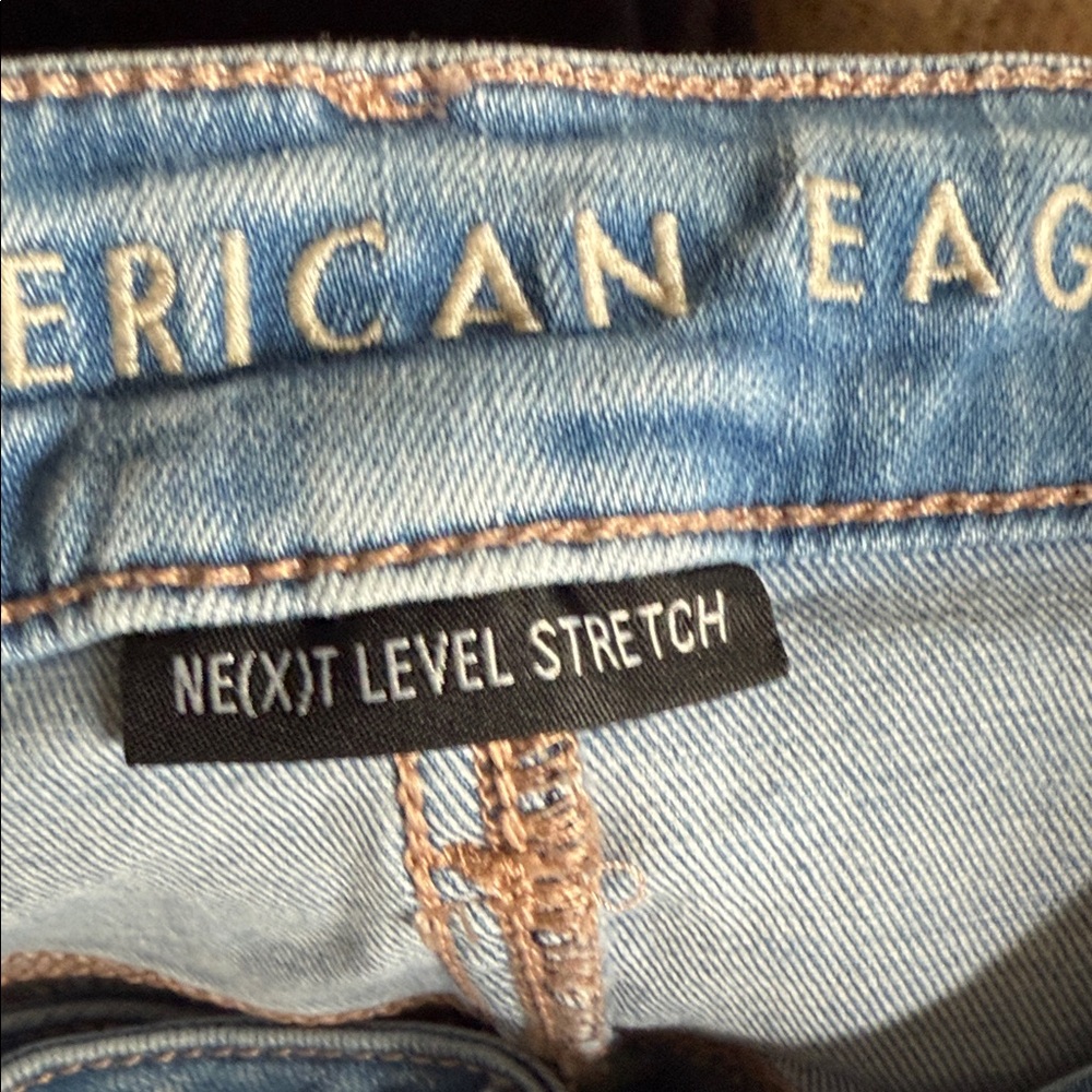 American Eagle Outfitters Light Blue Distressed Straight Leg Jeans, size 8 - Picture 6 of 9